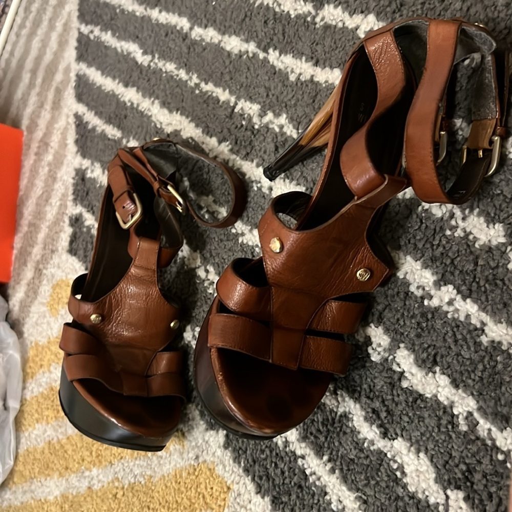Stuart Weitzman ✨ - Picture 5 of 5